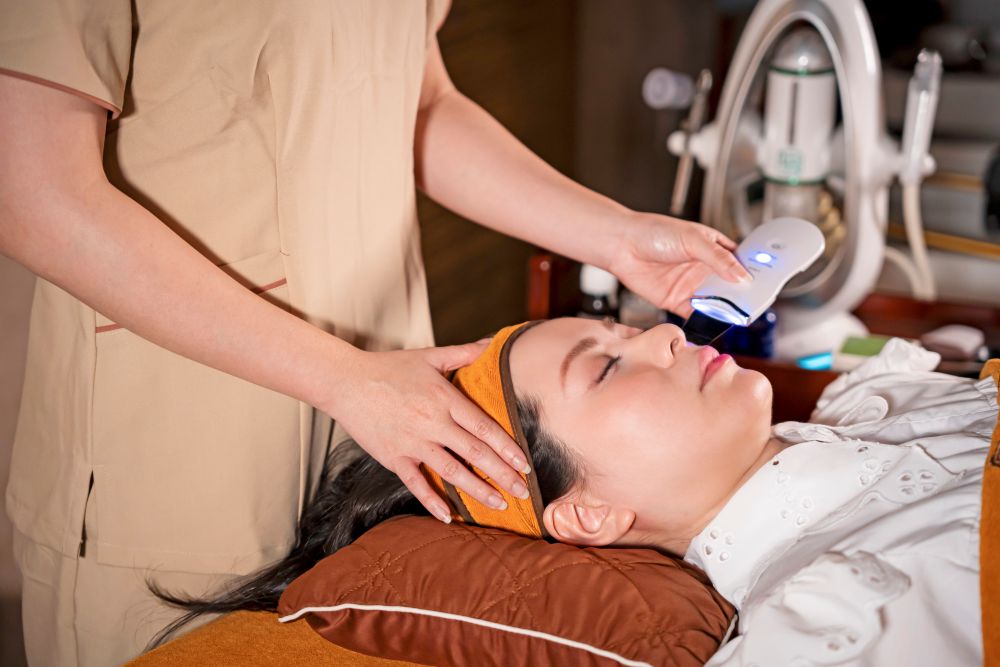 DƯỠNG SINH ĐÔNG Y KẾT HỢP LIỆU PHÁP ÁNH SÁNG